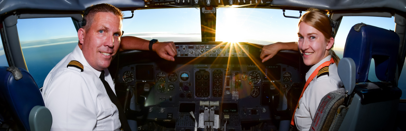 Air North pilots in the cockpit of a Boeing 737